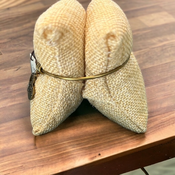 Super cute “GiGi” gold adjustable bangle bracelet❎ - Picture 3 of 5